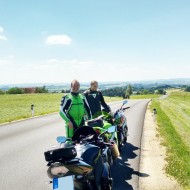 kurvenjäger | motorradfahrer-unterwegs-de
