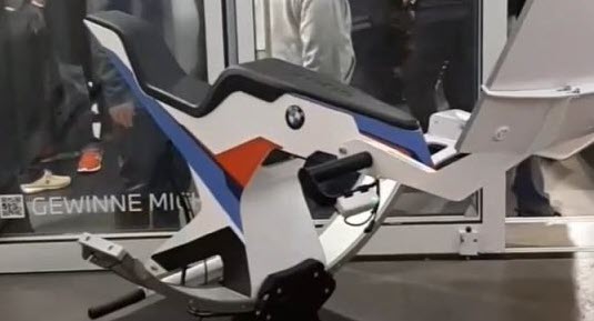 ICAROS Motorrad-Rennsimulation VR - Fit to ride